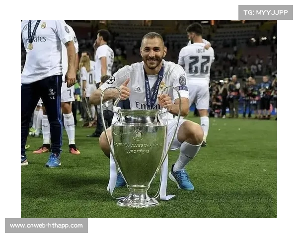 欧冠多语言阵容提升沟通效率助力球队协作与胜利 欧冠多语言阵容提升沟通效率助力球队协作与胜利